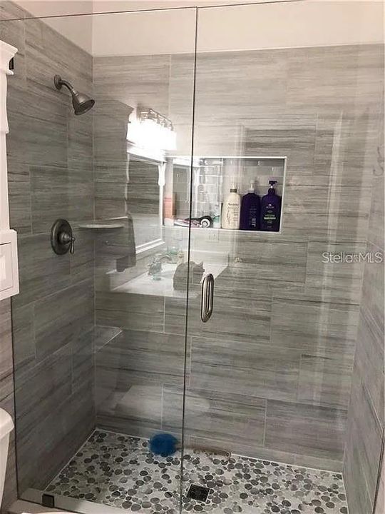 На продажу: $319,999 (2 спален, 2 ванн, 1272 Квадратных фут)
