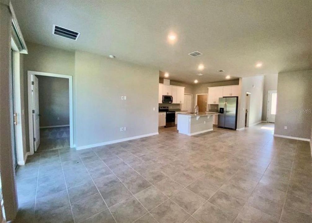 For Rent: $2,850 (4 beds, 2 baths, 2226 Square Feet)
