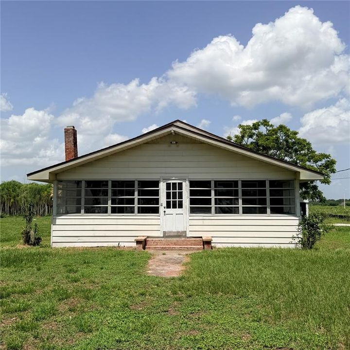 На продажу: $249,900 (2 спален, 1 ванн, 1504 Квадратных фут)