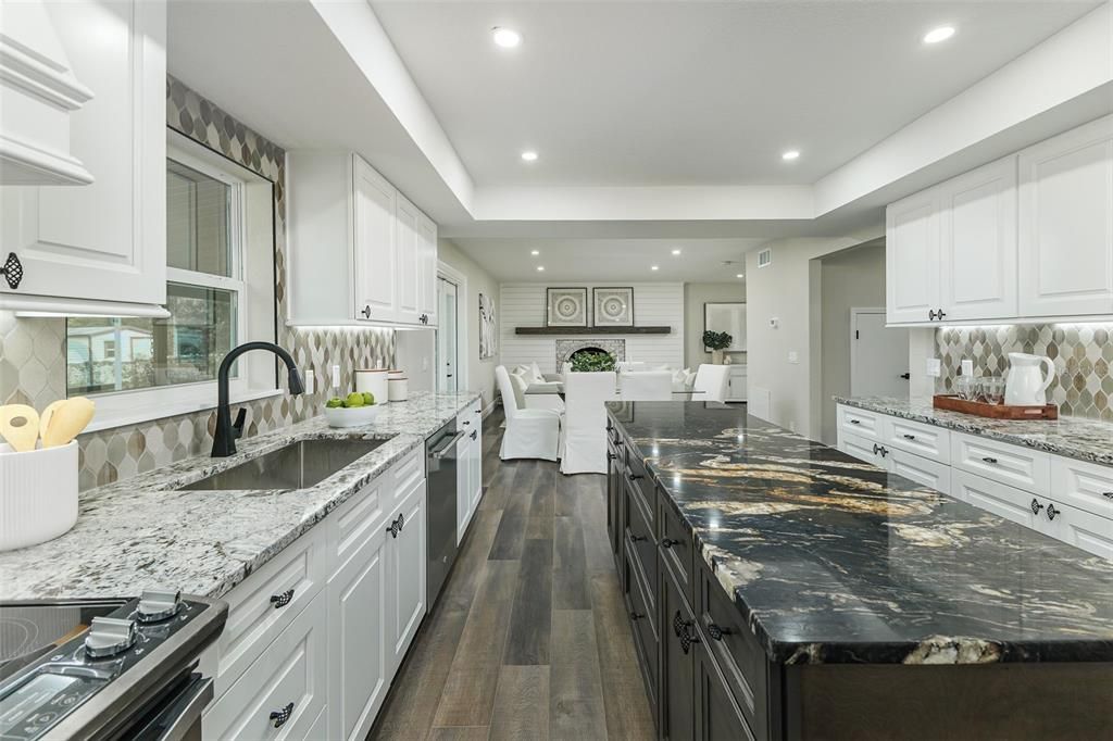 En Venta: $714,900 (5 camas, 3 baños, 3209 Pies cuadrados)