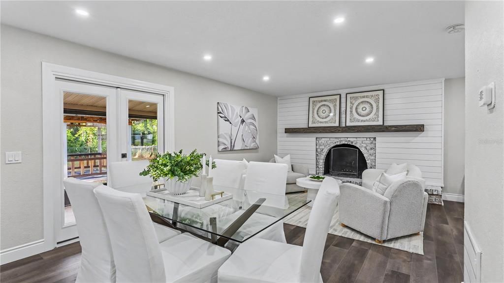 En Venta: $714,900 (5 camas, 3 baños, 3209 Pies cuadrados)