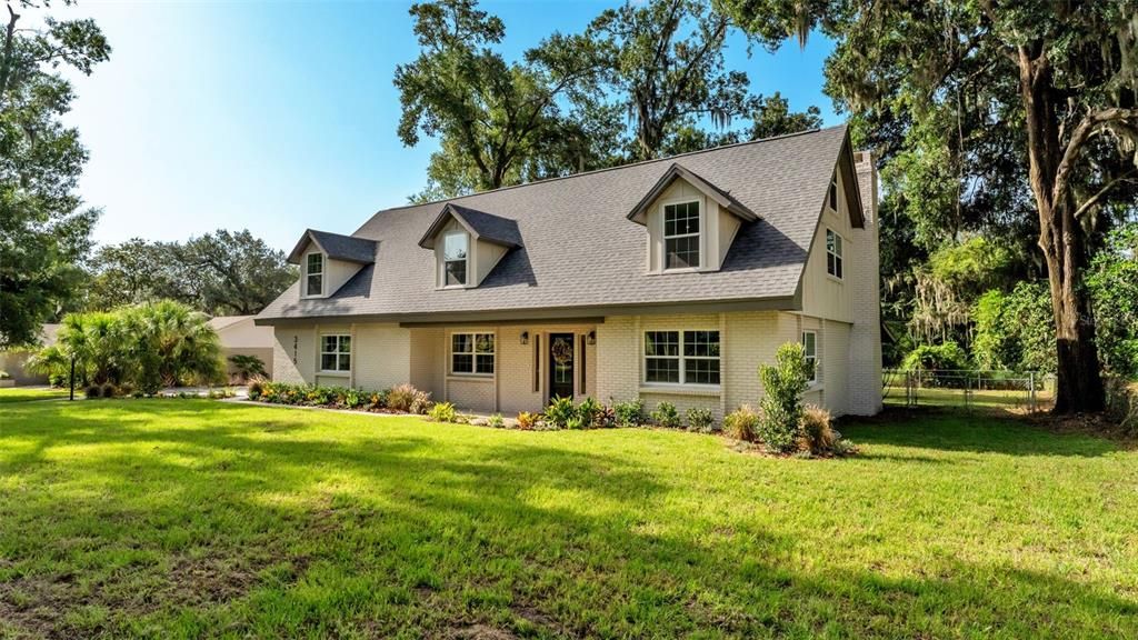 En Venta: $714,900 (5 camas, 3 baños, 3209 Pies cuadrados)