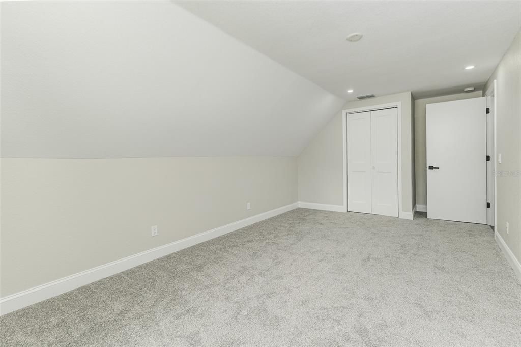 En Venta: $714,900 (5 camas, 3 baños, 3209 Pies cuadrados)