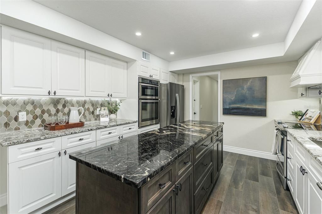 En Venta: $714,900 (5 camas, 3 baños, 3209 Pies cuadrados)
