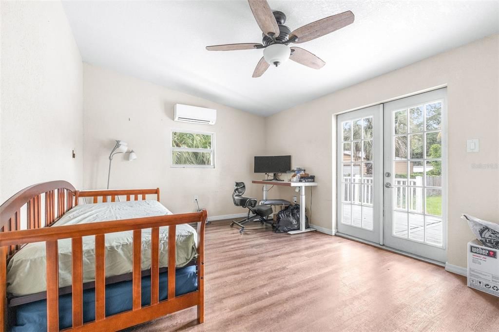 En Venta: $399,900 (4 camas, 3 baños, 1960 Pies cuadrados)