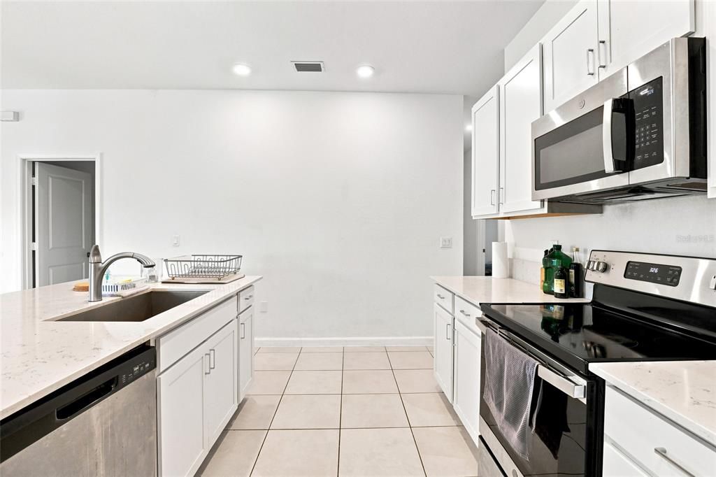 For Sale: $368,000 (4 beds, 2 baths, 1830 Square Feet)