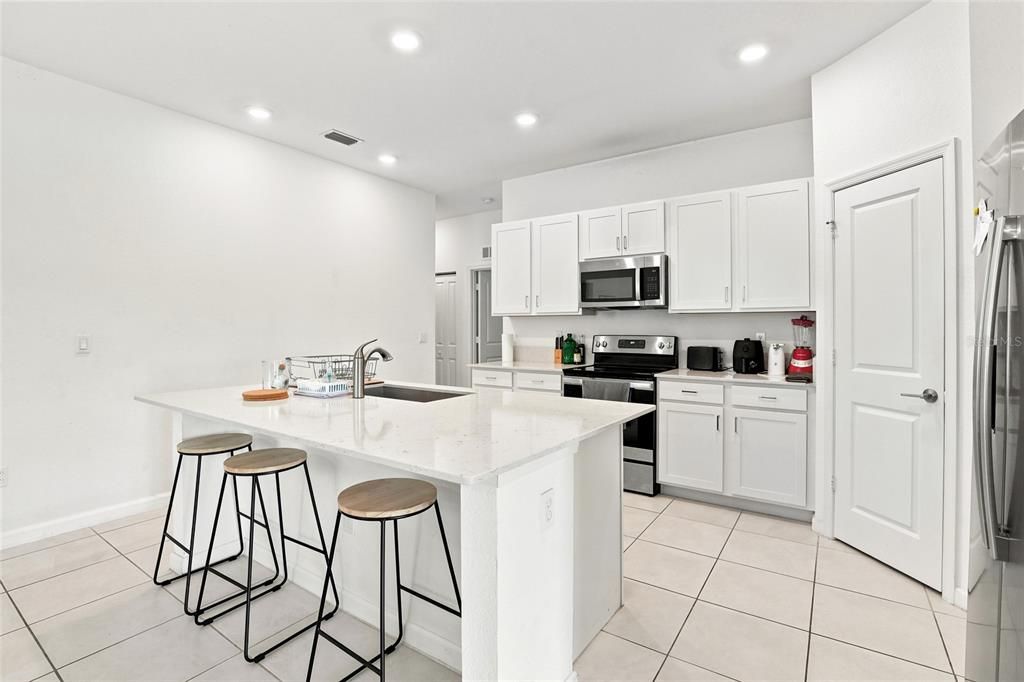 For Sale: $368,000 (4 beds, 2 baths, 1830 Square Feet)