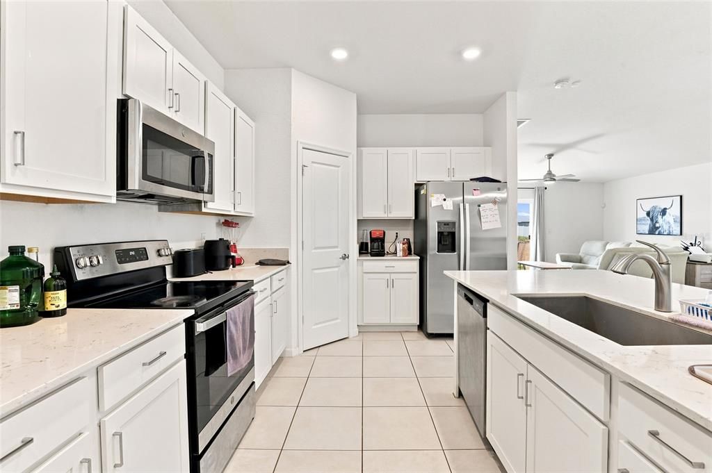 For Sale: $368,000 (4 beds, 2 baths, 1830 Square Feet)