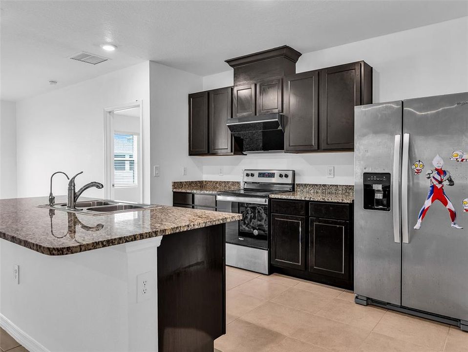 En Venta: $420,000 (3 camas, 2 baños, 1682 Pies cuadrados)