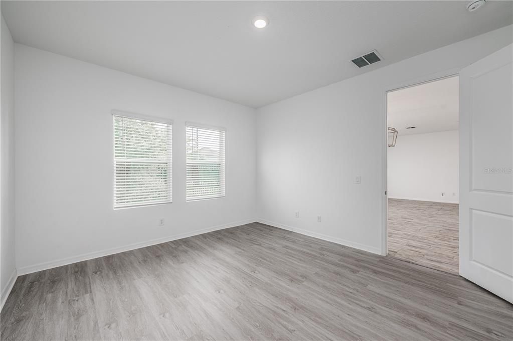 En Venta: $395,000 (4 camas, 2 baños, 1890 Pies cuadrados)
