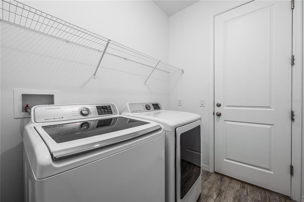 En Venta: $395,000 (4 camas, 2 baños, 1890 Pies cuadrados)