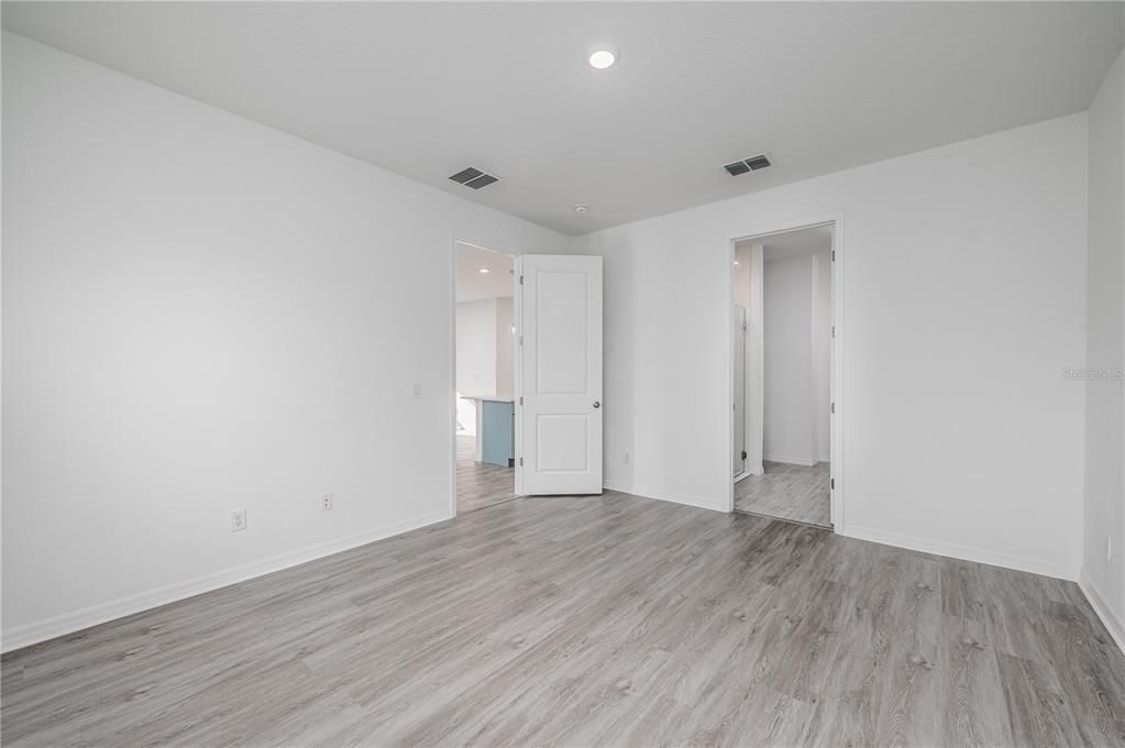 En Venta: $395,000 (4 camas, 2 baños, 1890 Pies cuadrados)