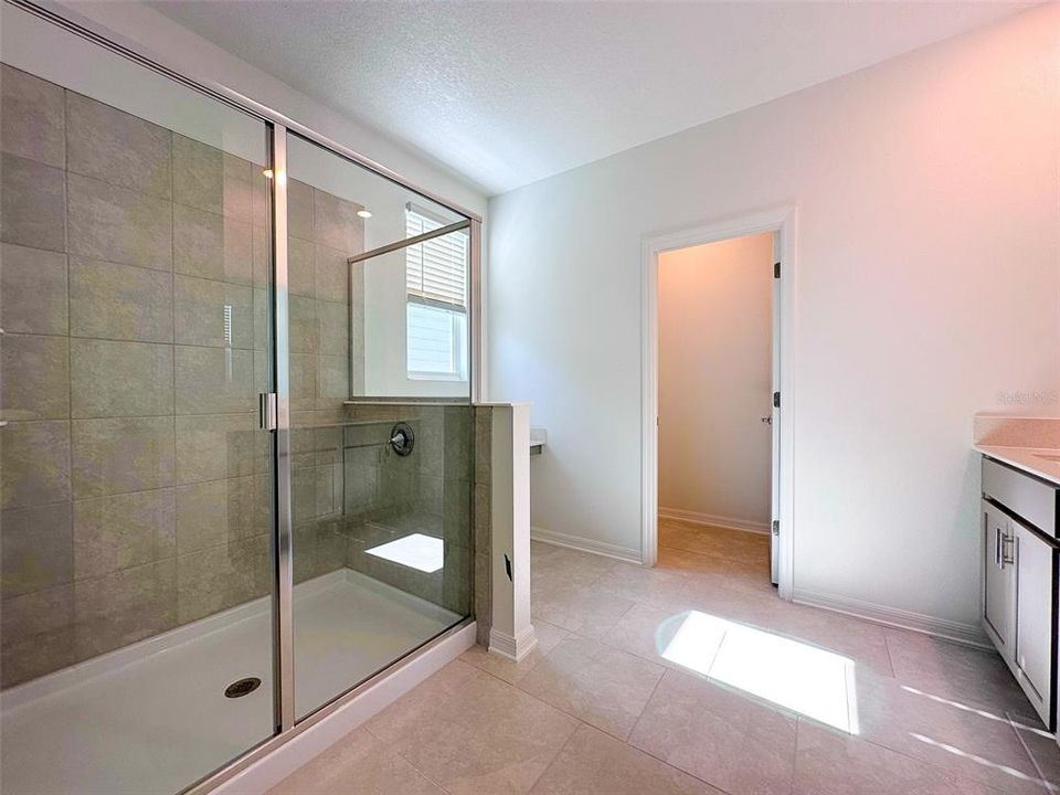 En Renta: $2,499 (3 camas, 2 baños, 2142 Pies cuadrados)