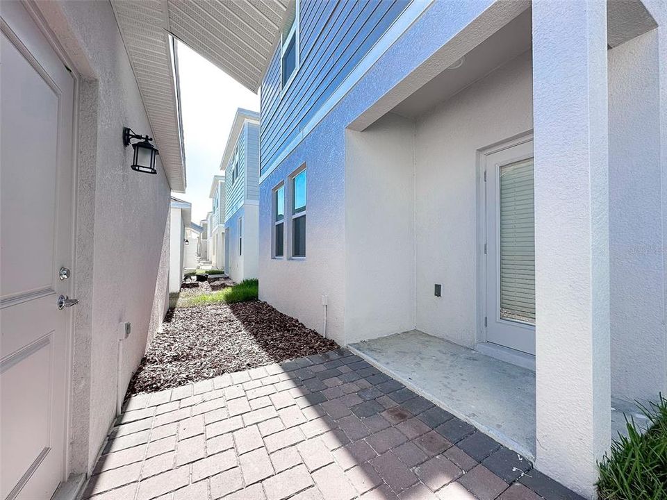 En Renta: $2,499 (3 camas, 2 baños, 2142 Pies cuadrados)