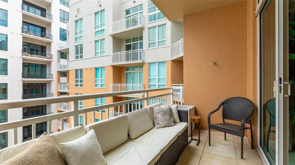 For Rent: $5,000 (2 beds, 2 baths, 1336 Square Feet)
