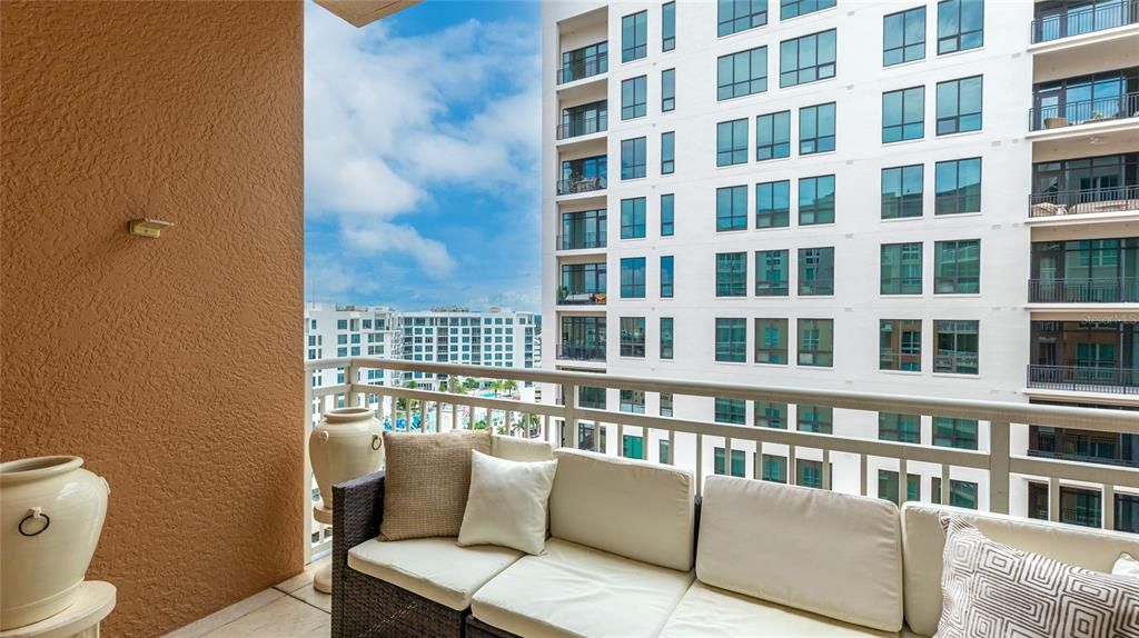 For Rent: $5,000 (2 beds, 2 baths, 1336 Square Feet)