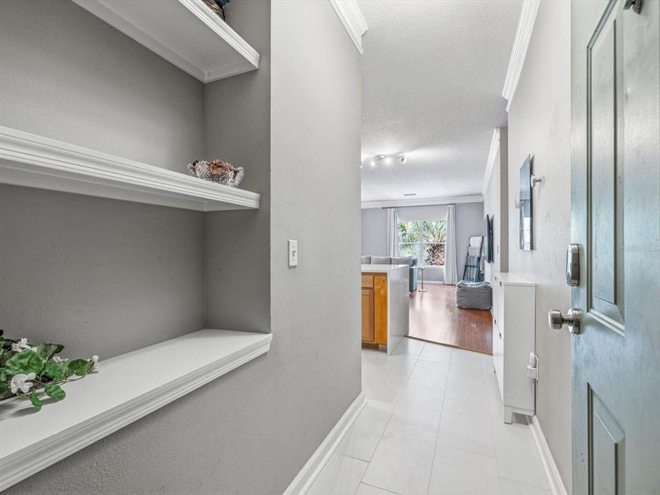 For Sale: $267,000 (1 beds, 1 baths, 958 Square Feet)