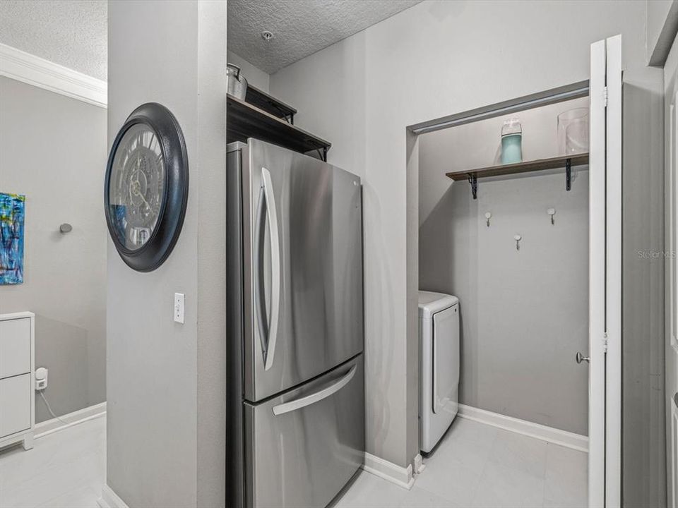 For Sale: $267,000 (1 beds, 1 baths, 958 Square Feet)