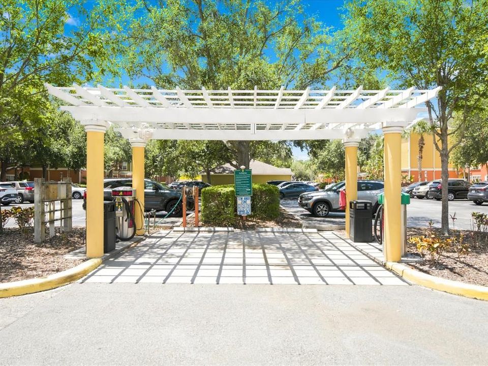 For Sale: $267,000 (1 beds, 1 baths, 958 Square Feet)