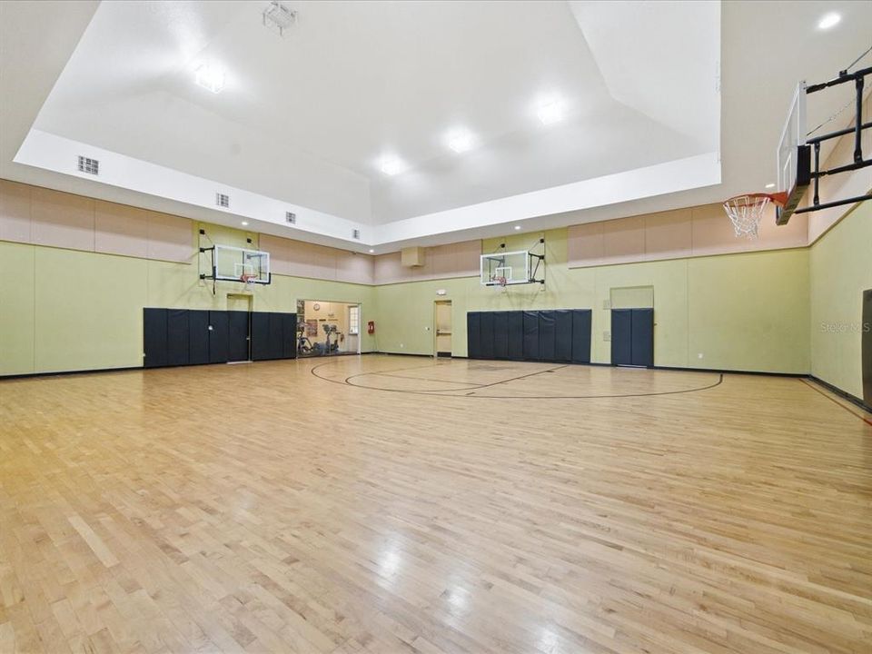 For Sale: $267,000 (1 beds, 1 baths, 958 Square Feet)