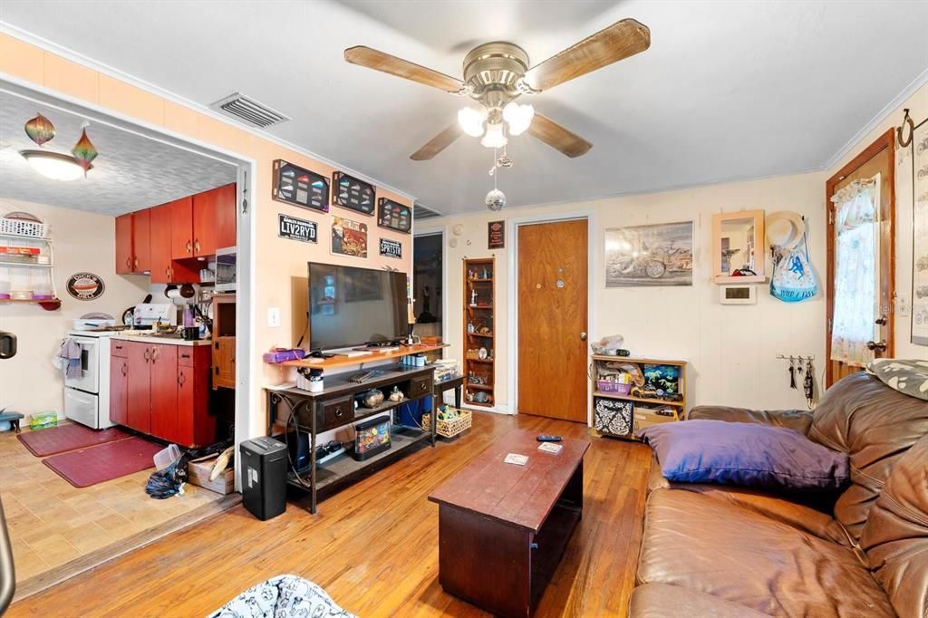 En Venta: $187,900 (2 camas, 1 baños, 716 Pies cuadrados)