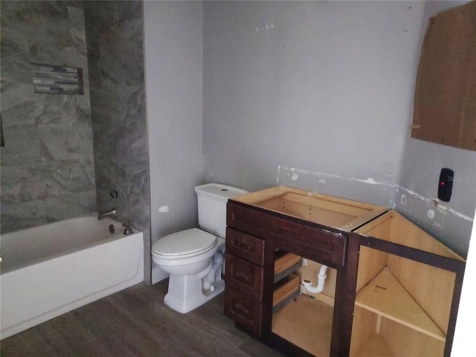En Venta: $300,000 (3 camas, 2 baños, 1856 Pies cuadrados)