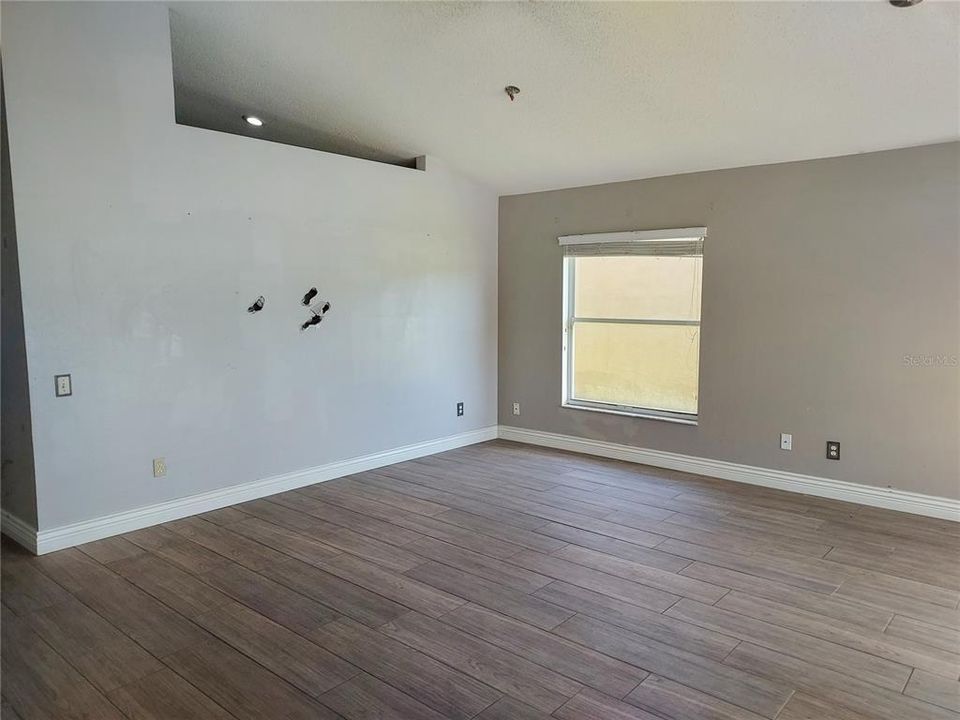En Venta: $300,000 (3 camas, 2 baños, 1856 Pies cuadrados)