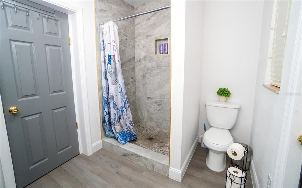 Activo con contrato: $479,900 (5 camas, 3 baños, 1742 Pies cuadrados)