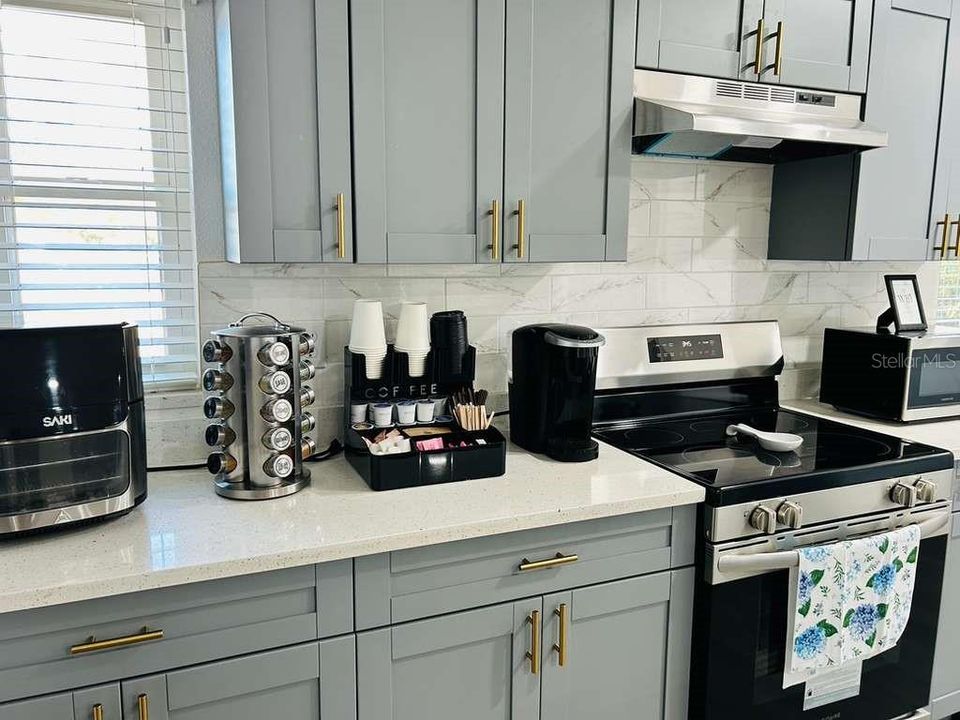 Activo con contrato: $479,900 (5 camas, 3 baños, 1742 Pies cuadrados)