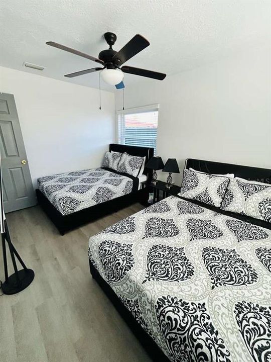Activo con contrato: $479,900 (5 camas, 3 baños, 1742 Pies cuadrados)