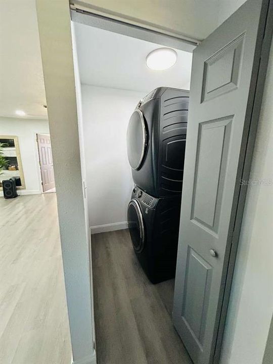 Activo con contrato: $479,900 (5 camas, 3 baños, 1742 Pies cuadrados)