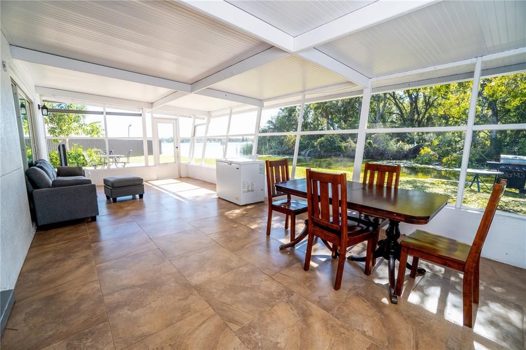 Activo con contrato: $479,900 (5 camas, 3 baños, 1742 Pies cuadrados)