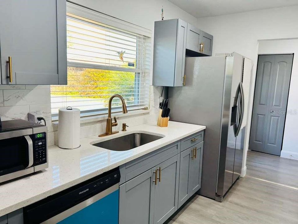 Activo con contrato: $479,900 (5 camas, 3 baños, 1742 Pies cuadrados)