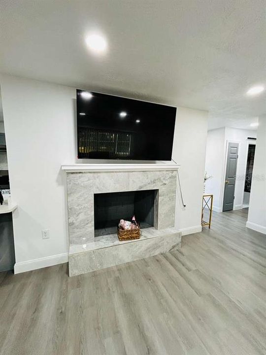 Activo con contrato: $479,900 (5 camas, 3 baños, 1742 Pies cuadrados)