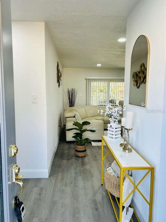 Activo con contrato: $479,900 (5 camas, 3 baños, 1742 Pies cuadrados)
