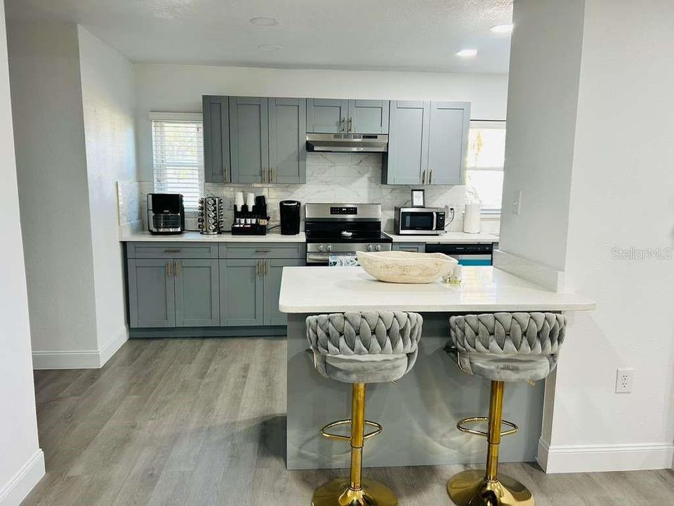 Activo con contrato: $479,900 (5 camas, 3 baños, 1742 Pies cuadrados)
