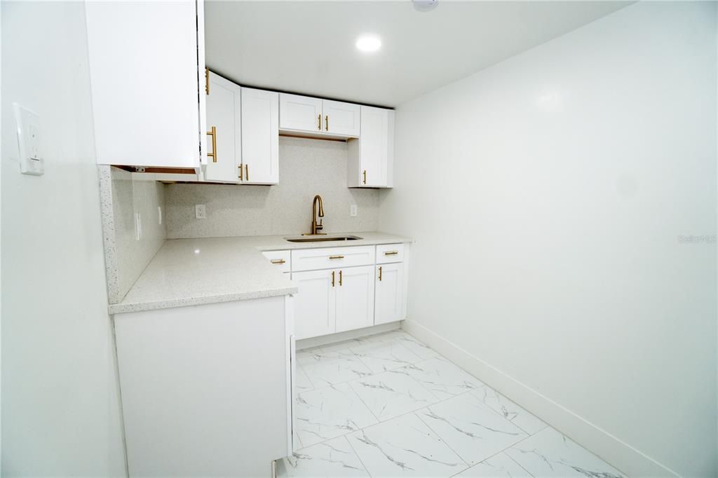 Activo con contrato: $479,900 (5 camas, 3 baños, 1742 Pies cuadrados)