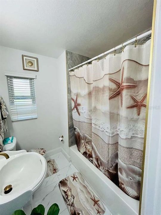 Activo con contrato: $479,900 (5 camas, 3 baños, 1742 Pies cuadrados)