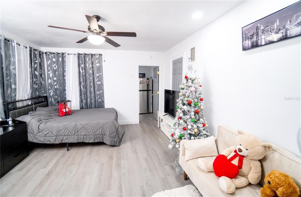 Activo con contrato: $479,900 (5 camas, 3 baños, 1742 Pies cuadrados)