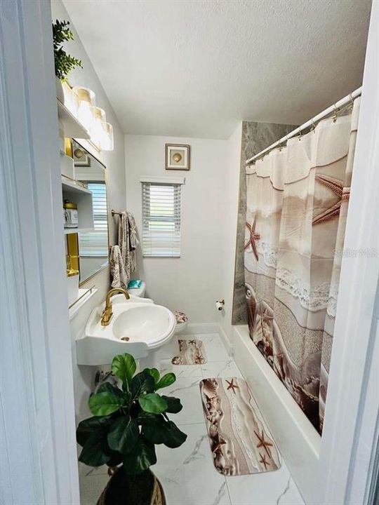Activo con contrato: $479,900 (5 camas, 3 baños, 1742 Pies cuadrados)