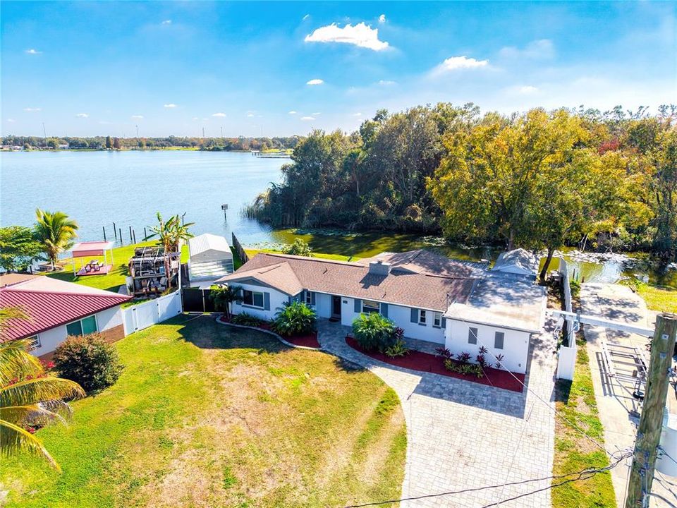 Activo con contrato: $479,900 (5 camas, 3 baños, 1742 Pies cuadrados)