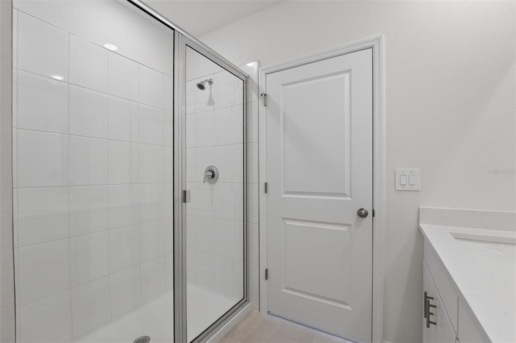 На продажу: $370,000 (4 спален, 2 ванн, 1607 Квадратных фут)