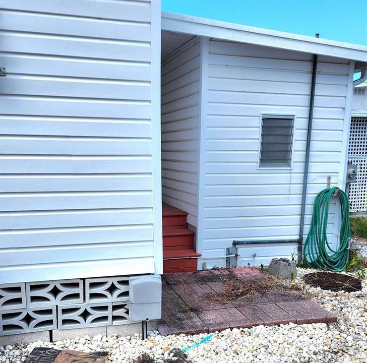 На продажу: $128,000 (2 спален, 1 ванн, 770 Квадратных фут)