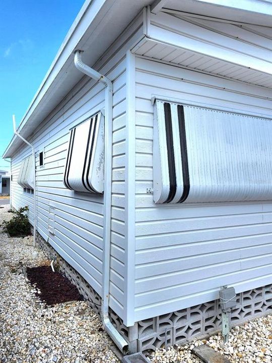 На продажу: $128,000 (2 спален, 1 ванн, 770 Квадратных фут)