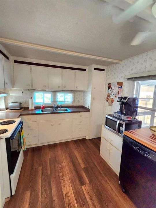 На продажу: $128,000 (2 спален, 1 ванн, 770 Квадратных фут)