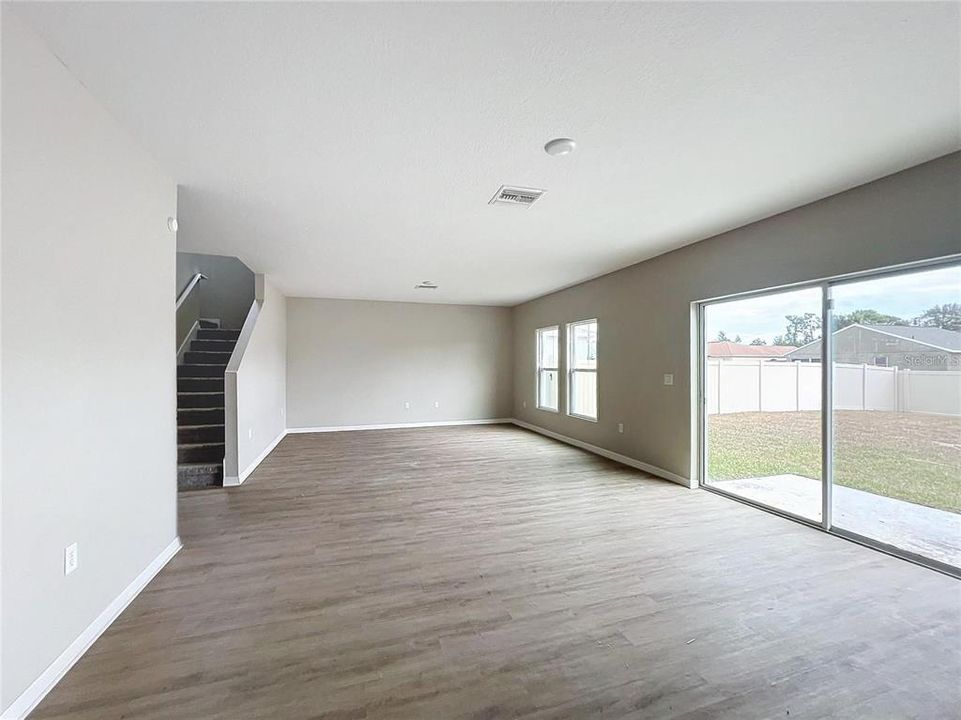 На продажу: $365,000 (5 спален, 3 ванн, 2523 Квадратных фут)