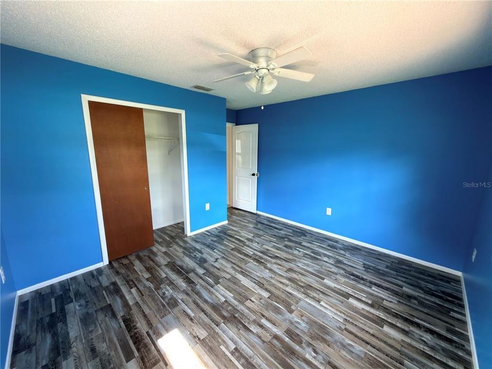 For Sale: $300,000 (3 beds, 2 baths, 1412 Square Feet)