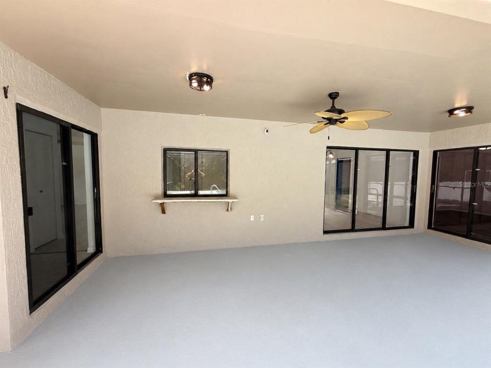 For Sale: $300,000 (3 beds, 2 baths, 1412 Square Feet)