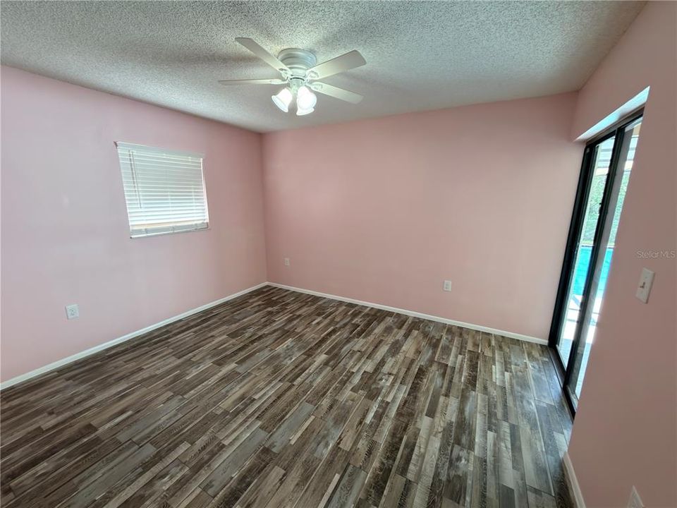For Sale: $300,000 (3 beds, 2 baths, 1412 Square Feet)