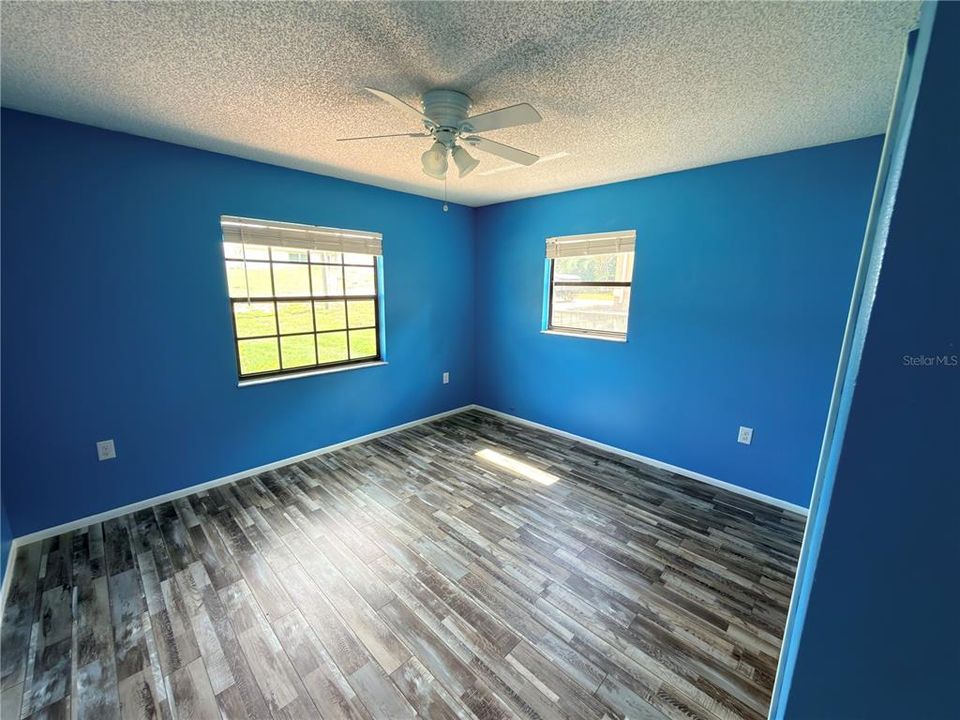 For Sale: $300,000 (3 beds, 2 baths, 1412 Square Feet)